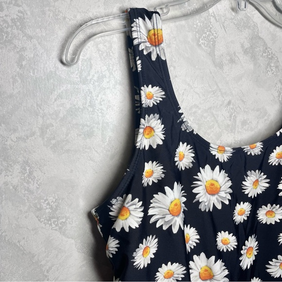 Emily B Daisy pattern one piece swimsuit - Picture 3 of 9